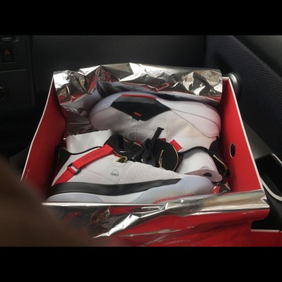 Air Jordan 33 - Picture 4 of 6